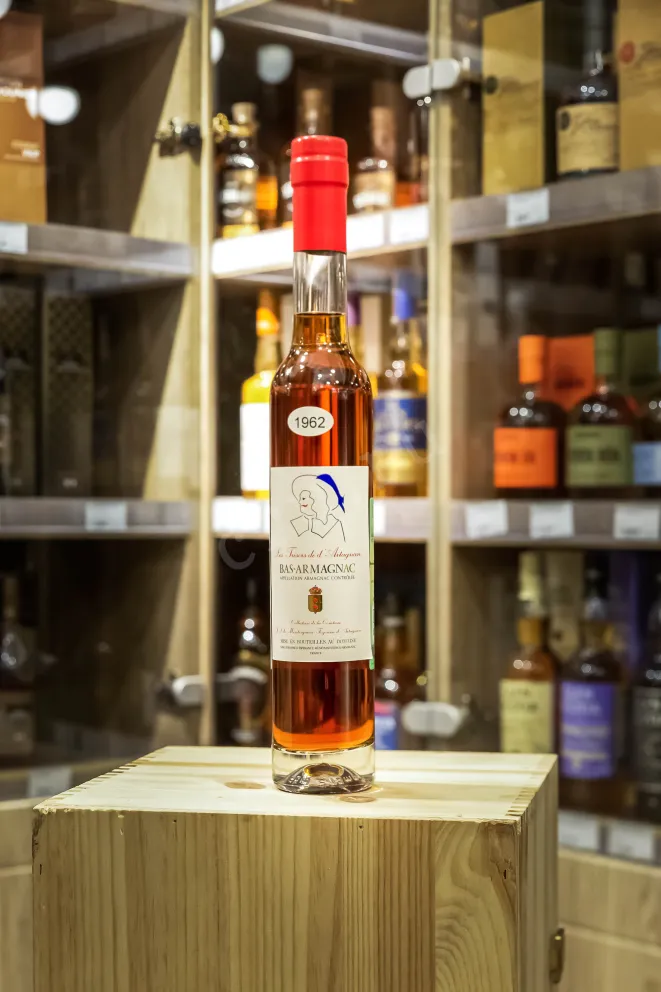 В магазине Крю Профи Domaine d'Esperance Les Tresors de d'Artagnan 1962 0.35 л