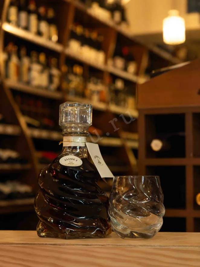В магазине Крю Профи Torres Jaime I Reserva de la Familia gift box with 2 glasses 0.7 л