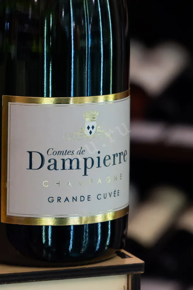В магазине Крю Профи Comte Audoin de Dampierre Grande Cuvee with gift box 2016 0.75 л