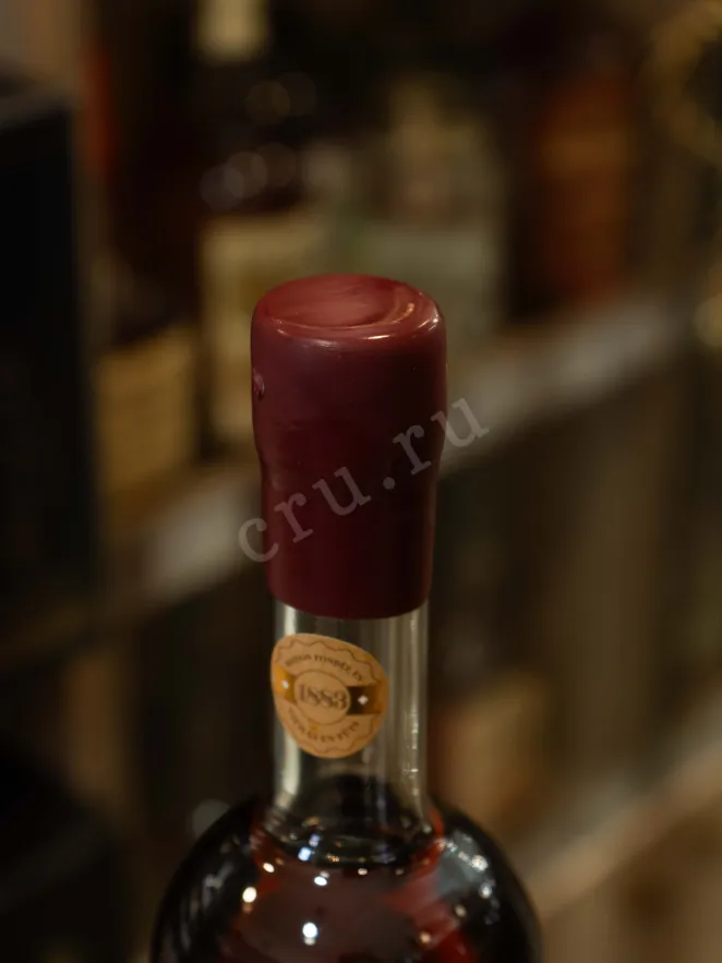 Пробка Jean Cave Vieil Armagnac wooden box 1982 0.7 л