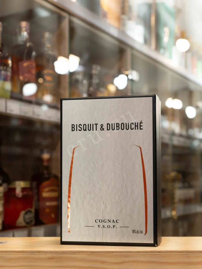 В магазине Крю Профи Bisquit VSOP gift box 0.7 л