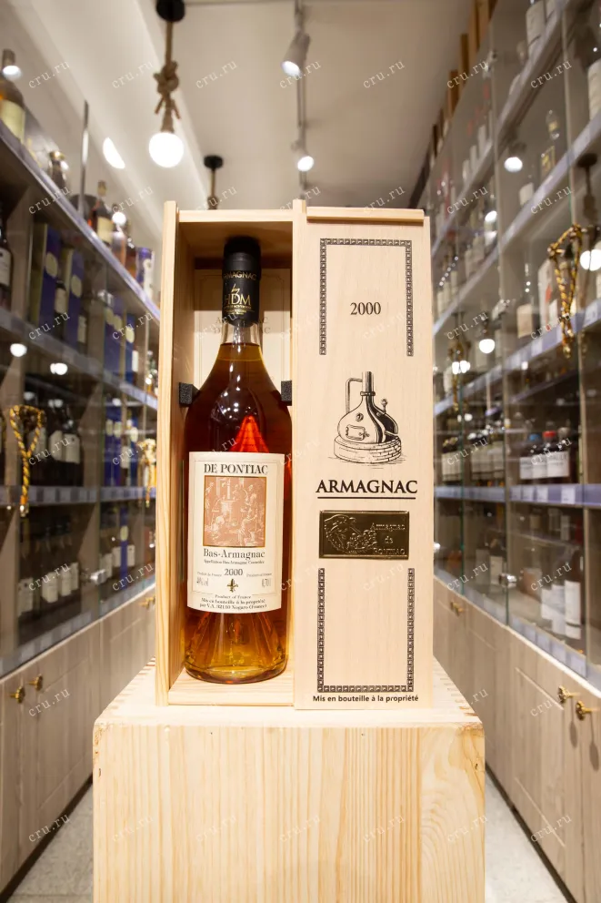 В магазине Крю Профи De Pontiac Bas-Armagnac in wooden box 2000 0.7 л