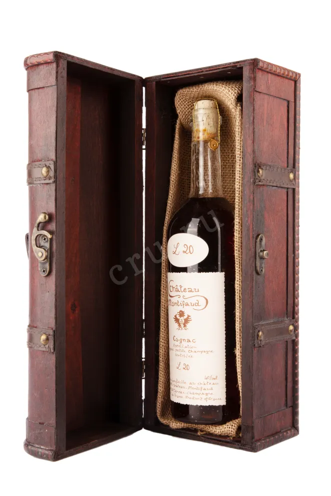 Коньяк Chateau de Montifaud 20 Years wooden box  0.7 л