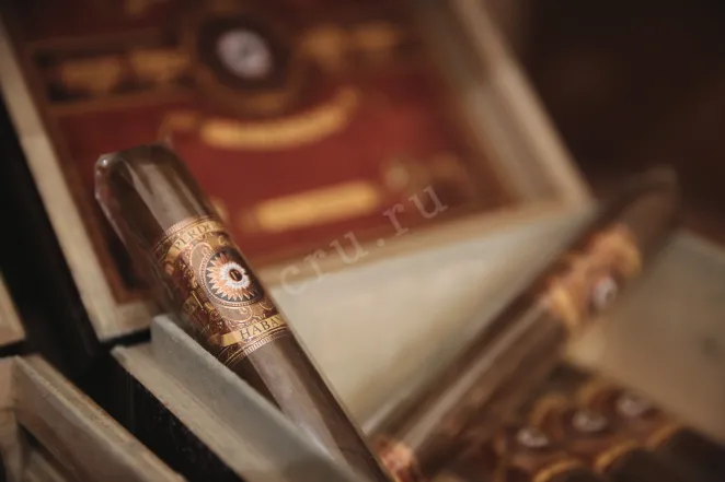 В магазине Крю Профи Perdomo Habano Bourbon Barrel Aged Sun Grown *24