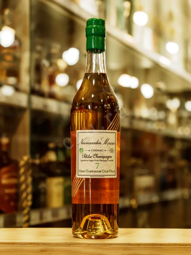 В магазине Крю Профи Normandin-Mercier Petite Champagne VSOP in gift box 0.7 л