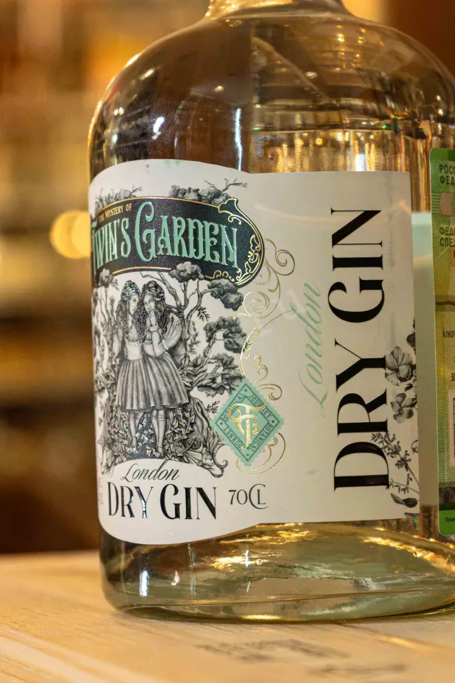 В магазине Крю Профи Twin's Garden London Dry 0.7 л