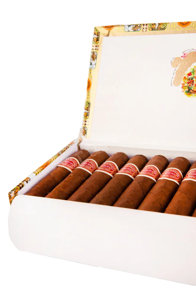 Сигары Romeo y Julieta Petit Royales 25