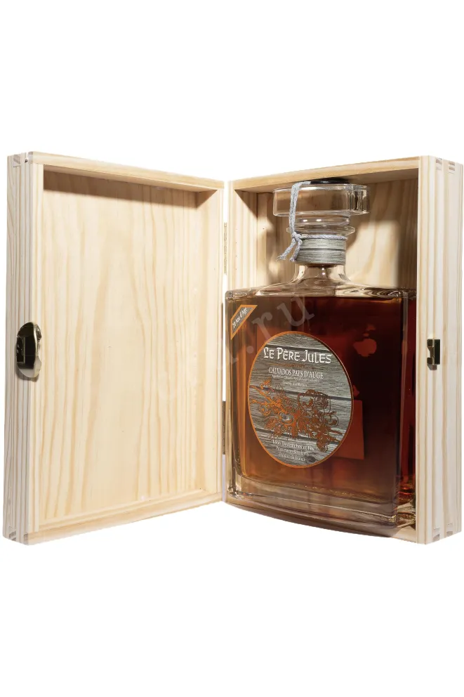 В деревянной коробке Le Pere Jules Pays d'Auge 20 ans in wooden box 0.7 л