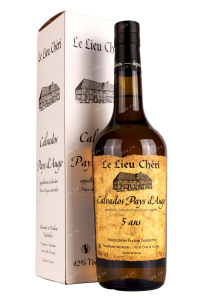 Кальвадос Le Lieu Cheri Calvados Pays dAuge 5 ans gift box   0.7 л
