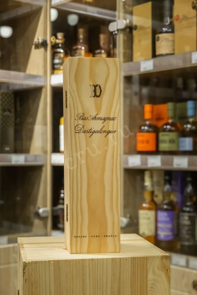 В магазине Крю Профи Vintage Bas Armagnac Dartigalongue wooden box 1976 0.5 л