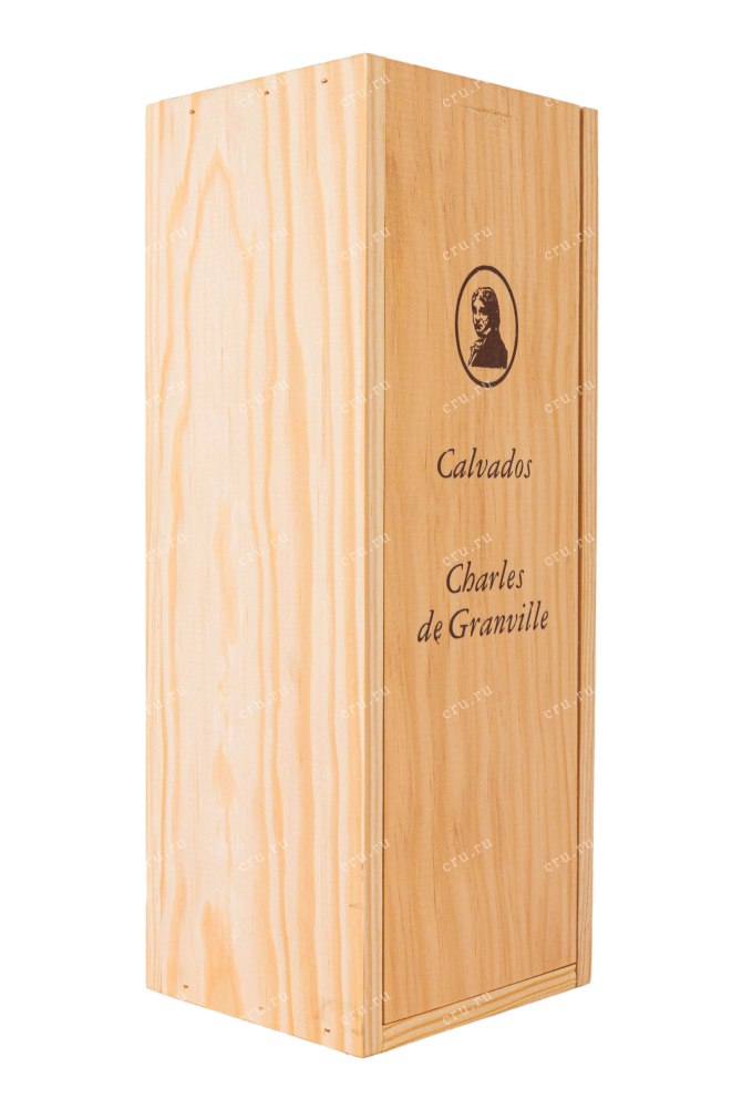 Подарочная коробка Charles de Granville 30 Ans wooden box 0.7 л