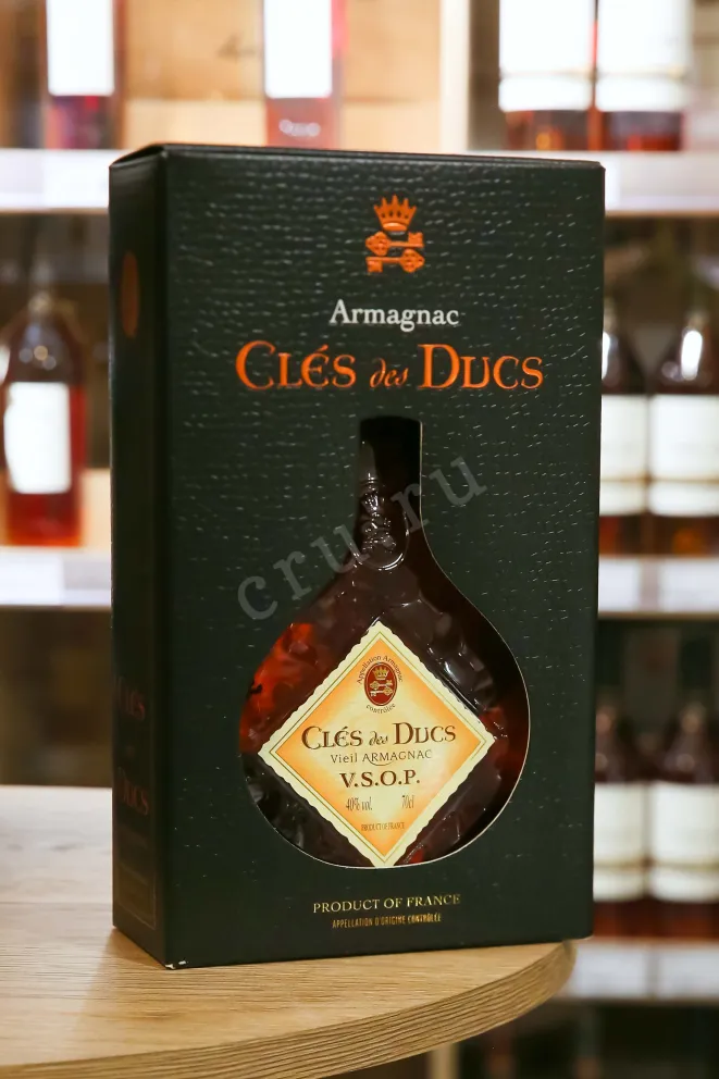 В магазине Крю Профи Cles des Ducs VSOP 0.7 л