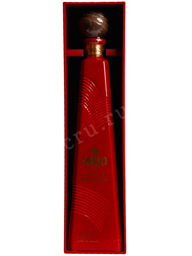 В подарочной коробке Jose Cuervo 1800 Guachi Monton Anejo in gift box 0.7 л