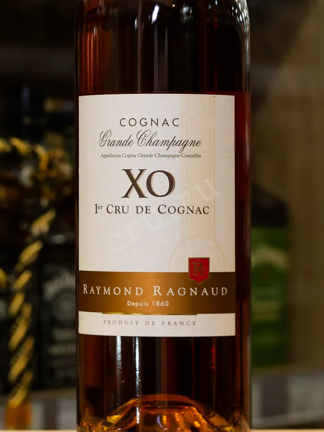В магазине Крю Профи Raymond Ragnaud XO Grand Champagne 1er Cru De Cognac in gift box 0.7 л