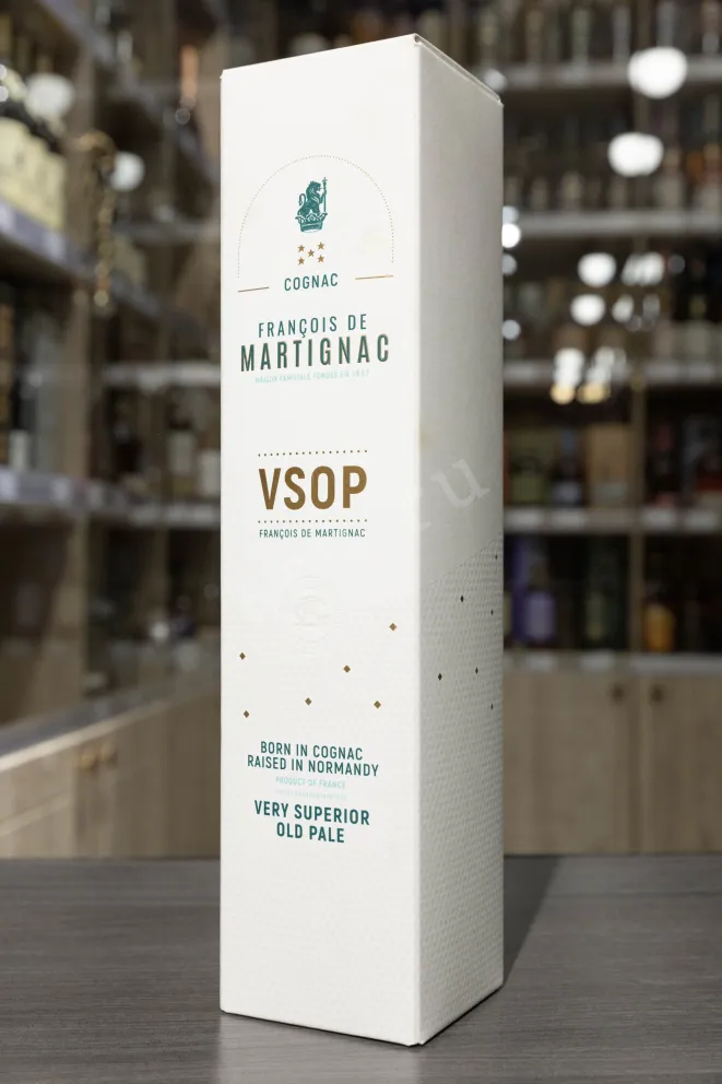 В магазине Крю Профи Francois de Martignac VSOP gift box 0.7 л