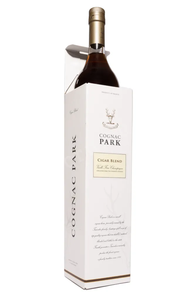 В подарочной коробке Park Cigar Blend Vieille Fine Champagne in gift box 2014 0.7 л