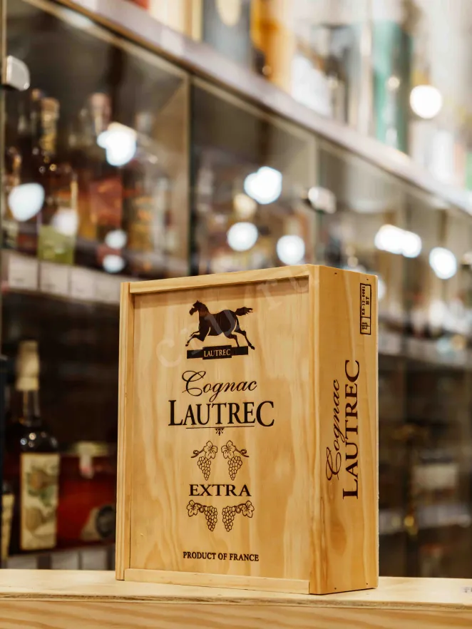 В магазине Крю Профи Lautrec Extra in wooden box 0.7 л