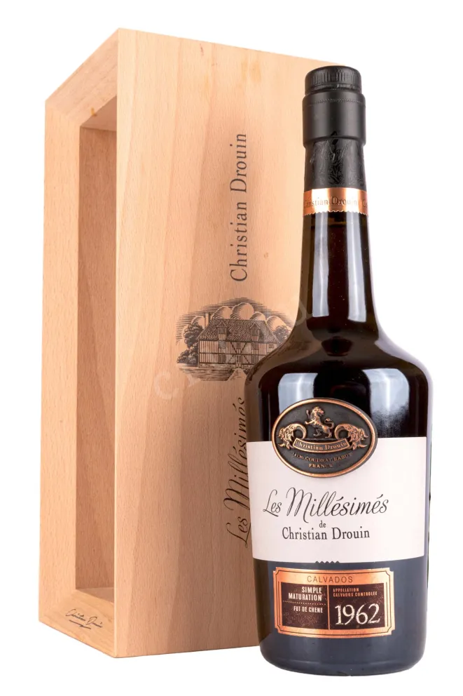 Кальвадос Christian Drouin Calvados Pays d Auge 1962 wooden box 1962  0.7 л