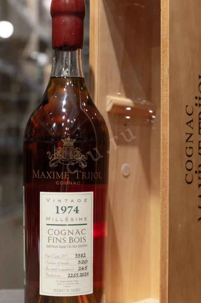 В магазине Крю Профи Maxime Trijol in wooden box 1974 0.7 л