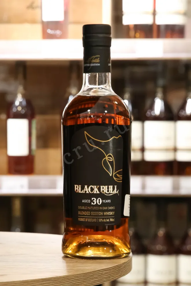 В магазине Крю Профи Black Bull Blended 30 years old with gift box 0.7 л