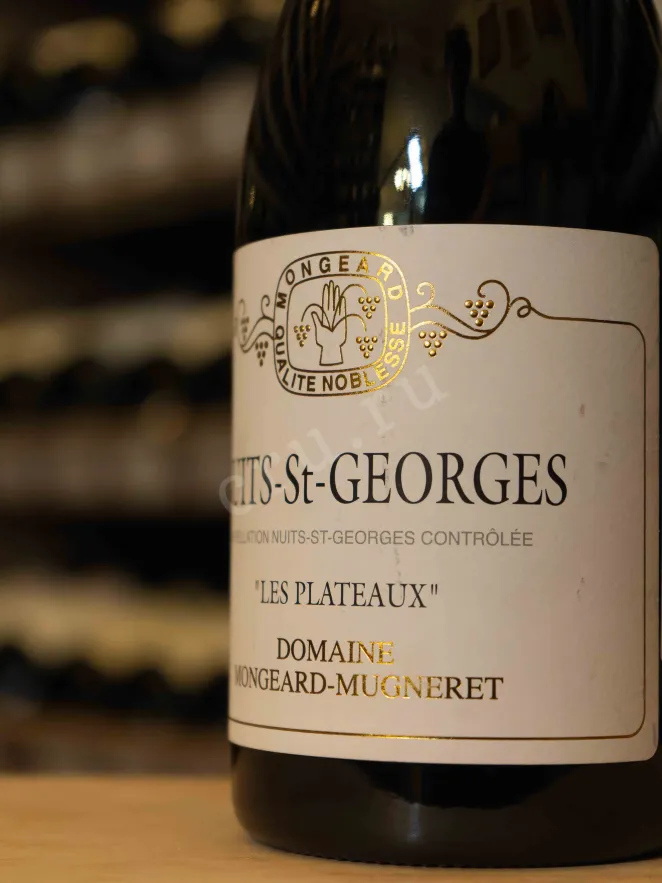 В магазине Крю Профи Domaine Mongeard-Mugneret Nuits-Saint-Georges Les Plateaux 2018 0.75 л