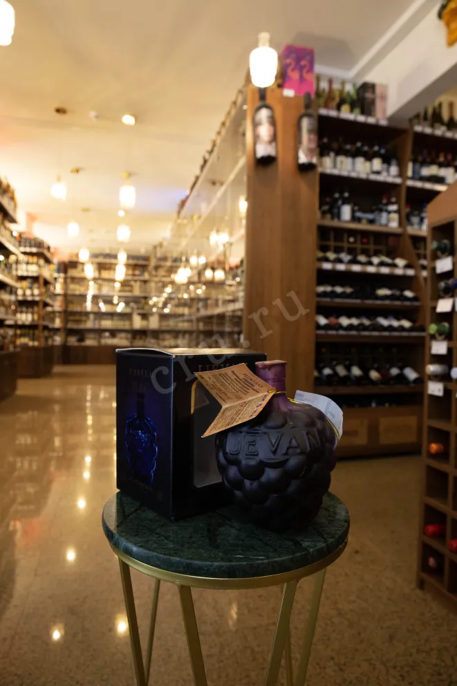 В магазине Крю Профи Ijevan Blackberry souvenir 0.75 л