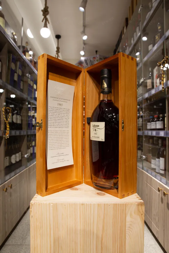 В магазине Крю Профи Lafontan 1965 0.7 л