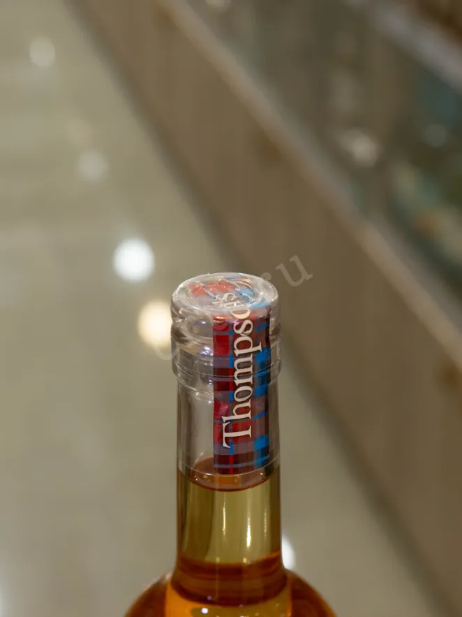 Пробка Thompsons Blended Scotch gift box 0.7 л