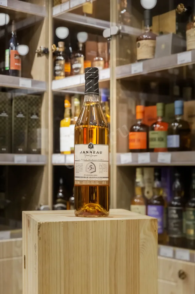 В магазине Крю Профи Janneau 5 years 0.7 л