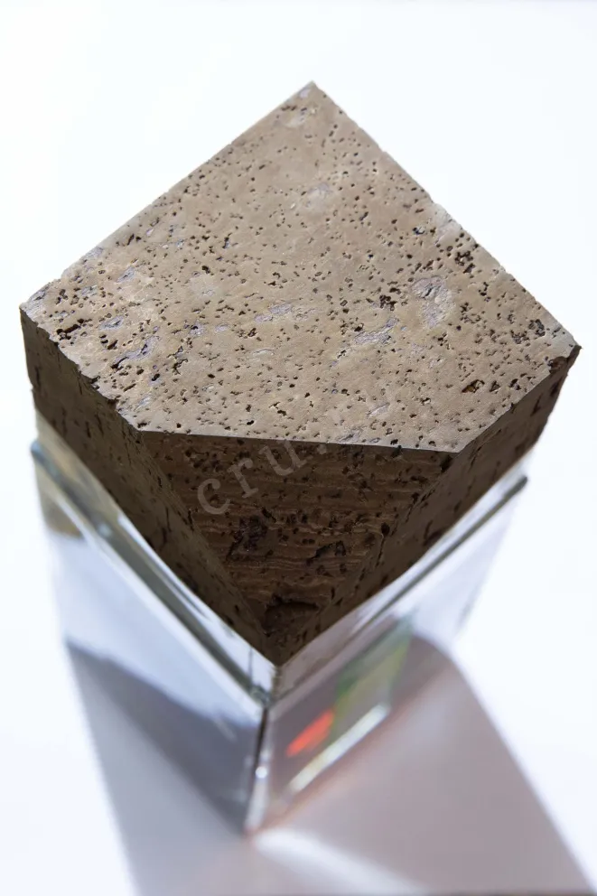 Пробка Adamus Aguardente Vinica 20 years old in gift box 0.7 л