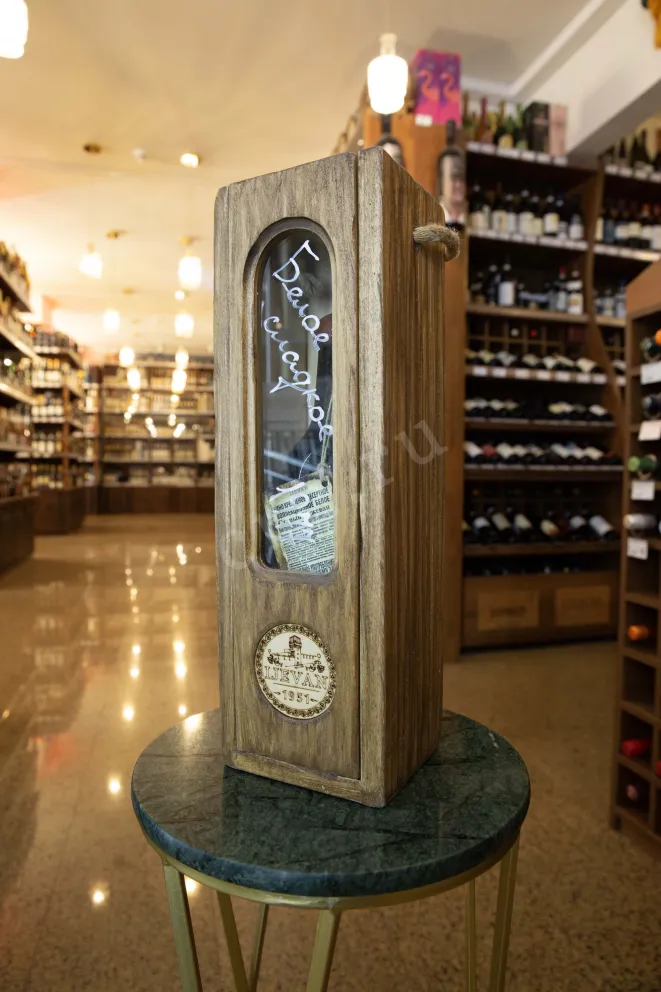 В магазине Крю Профи Old Ijevan Collection 1977 0.75 л