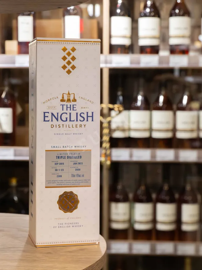 В магазине Крю Профи English Small Batch Release Triple Distilled gift box 0.7 л