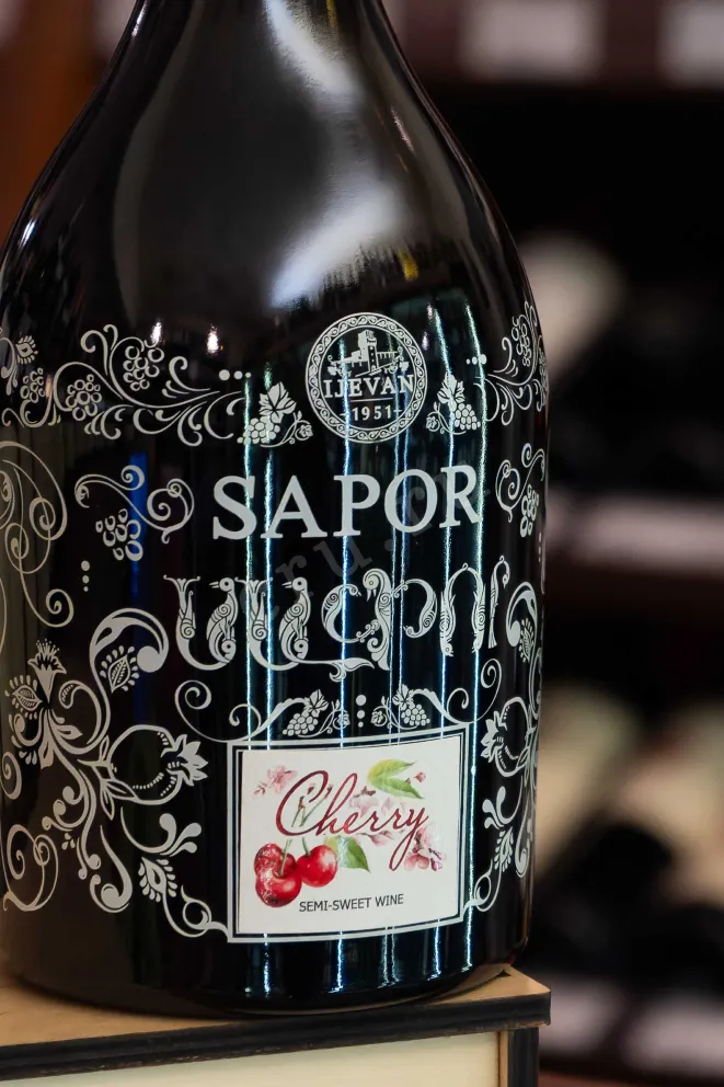 В магазине Крю Профи Ijevan Sapor Red Semi Sweet 0.75 л
