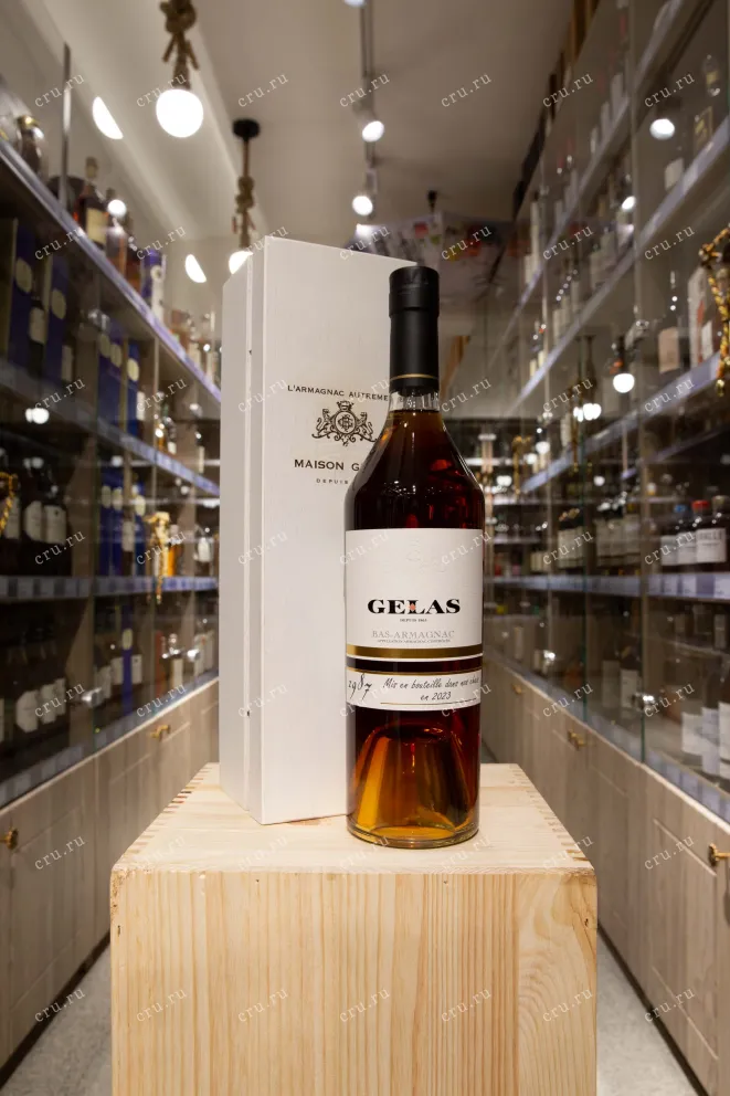 В магазине Крю Профи Gelas 1987 0.7 л