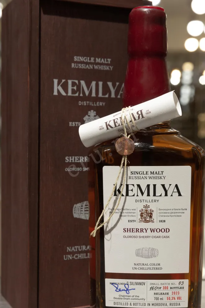 В магазине Крю Профи Kemlya Sherry Wood in wooden box 0.7 л