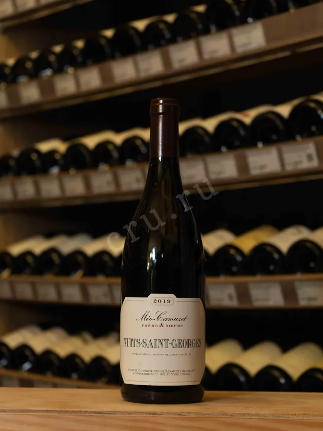В магазине Крю Профи Domaine Meo-Camuzet Frere & Soeurs Nuits-Saint-Georges AOC 2019 0.75 л