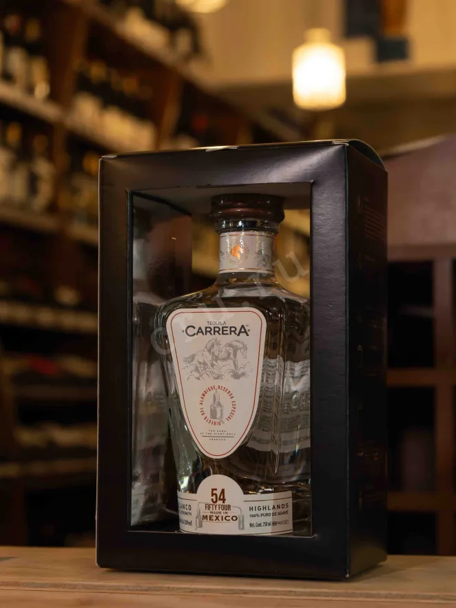 В магазине Крю Профи Carrera Blanco Still Strength in gift box 0.75 л