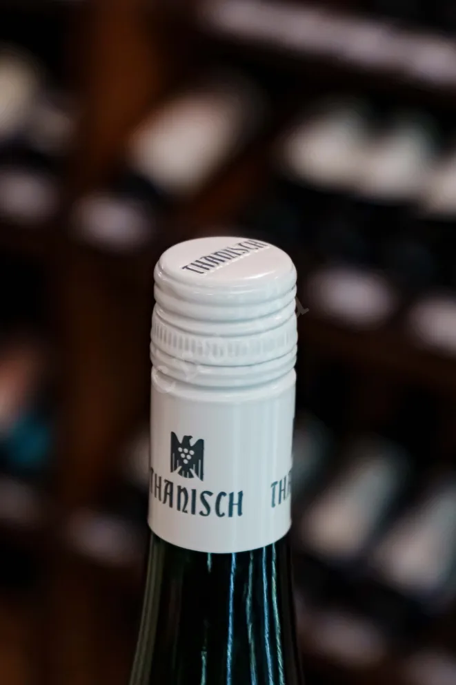 Пробка Thanisch Bernkastel-Kues Riesling Alte Reben 2023 0.75 л