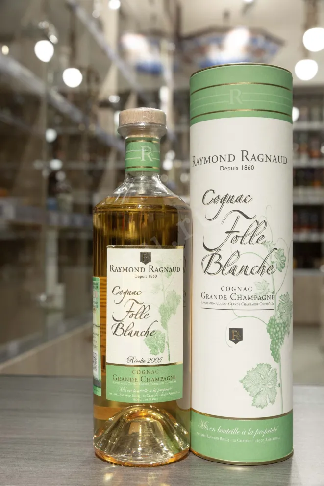В магазине Крю Профи Raymond Ragnaud Grande Champagne Folle Blanche Millesime in tube 2005 0.7 л