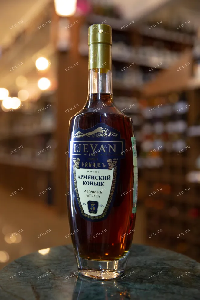В магазине Крю Профи Ijevan Premium 5 years old 2017 0.5 л
