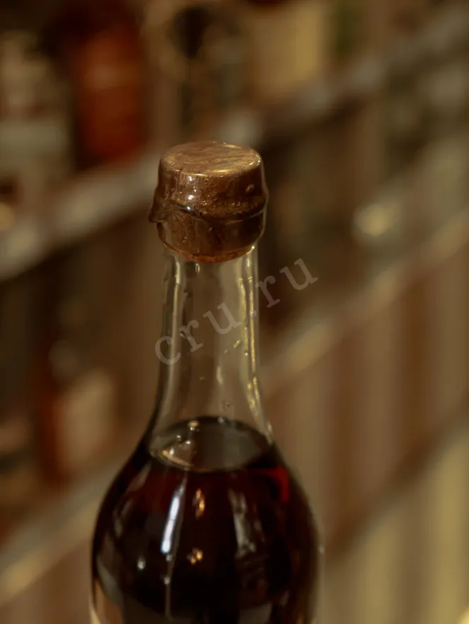 Пробка Laterrade Chateau de Castex Bas-Armagnac in wooden box 1960 0.7 л