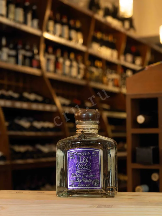 В магазине Крю Профи Ley 925 Anejo Cristalino Premium in gift box 0.75 л