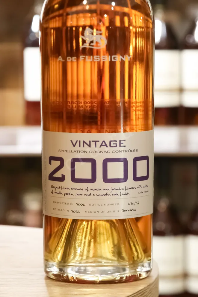 В магазине Крю Профи A de Fussigny Vintage in wooden box 2000 0.7 л