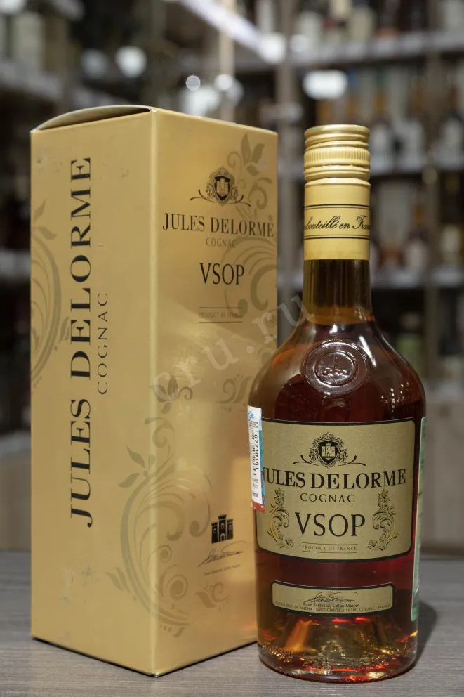 В магазине Крю Профи Jules Delorme VSOP in gift box 0.5 л
