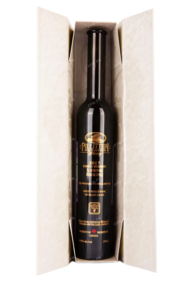В подарочной коробке Riesling Icewine Family Reserve gift box 2017 0.375 л