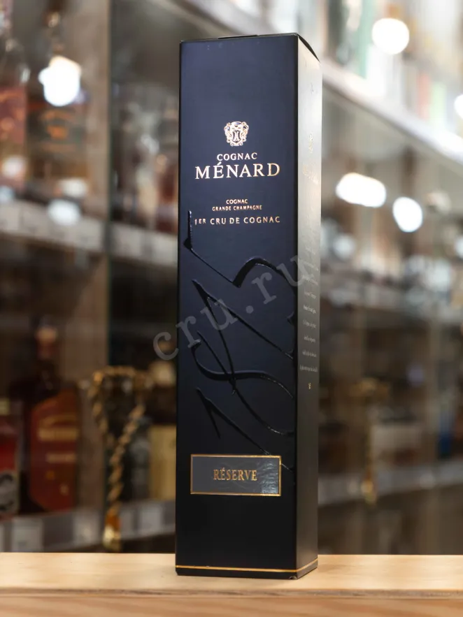 В магазине Крю Профи Menard Reserve 1er Cru De Cognac in gift box 0.7 л