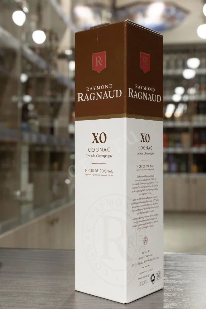 В магазине Крю Профи Raymond Ragnaud XO Grand Champagne 1er Cru De Cognac in gift box 0.7 л