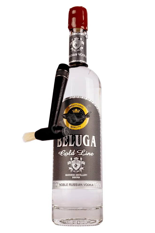 Бутылка Beluga Gold Line with tassel in leather box 0.75 л