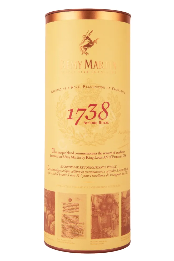 Туба Remy Martin 1738 Accord Royal in tube 0.7 л