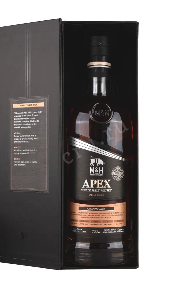 В подарочной коробке M&H Apex Cask gift box 0.7 л